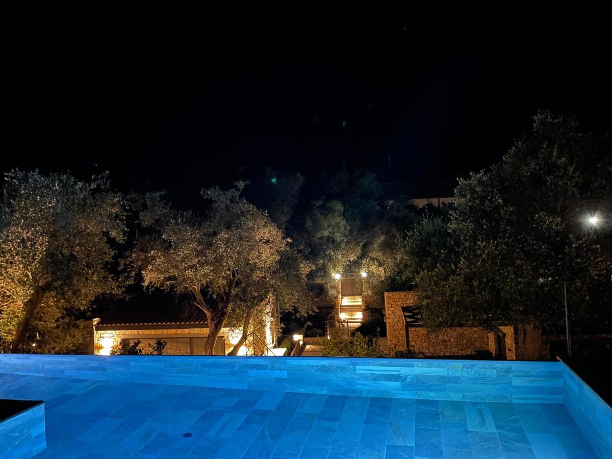 Paxoi - Adult-only *